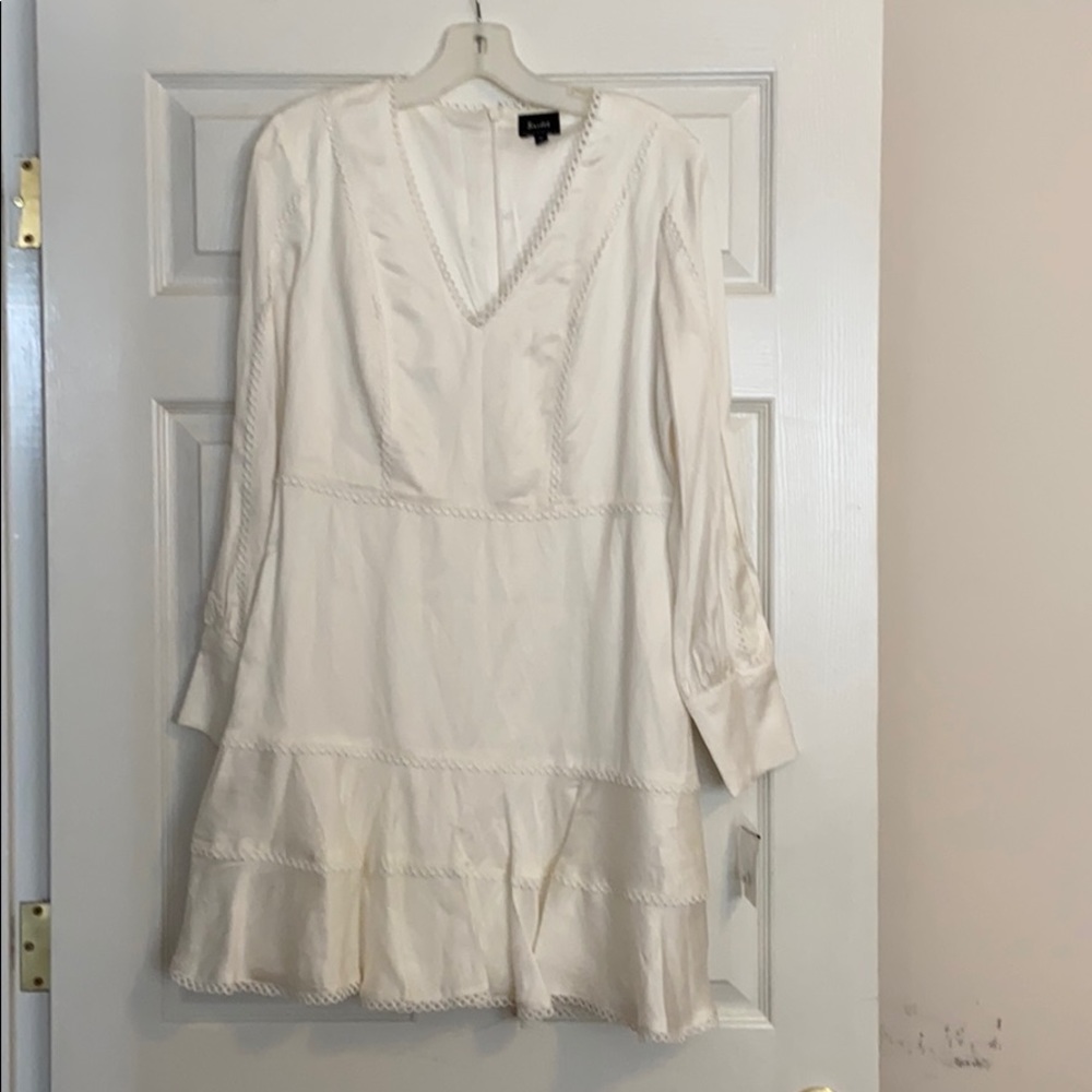 NWT SIZE LARGE/10 BARDOT IVORY FIT AND FLARE DRESS
